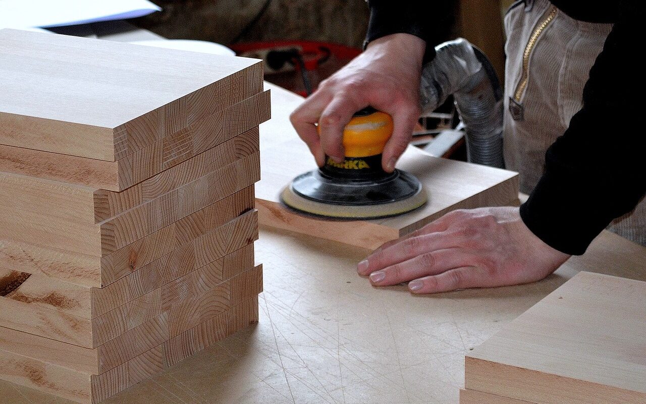 découvrez l'art du travail du bois japonais, une tradition millénaire alliant techniques raffinées et esthétique zen. explorez les méthodes uniques, les outils artisanaux et l'approche respectueuse de la nature qui font du japonais woodworking un véritable chef-d'œuvre artisanal.