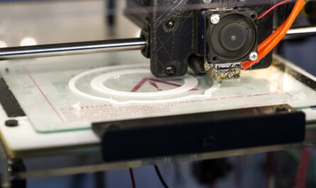 découvrez l'univers de l'impression 3d : des technologies innovantes, des applications variées et des conseils pratiques pour réaliser vos projets de manière créative et efficace.