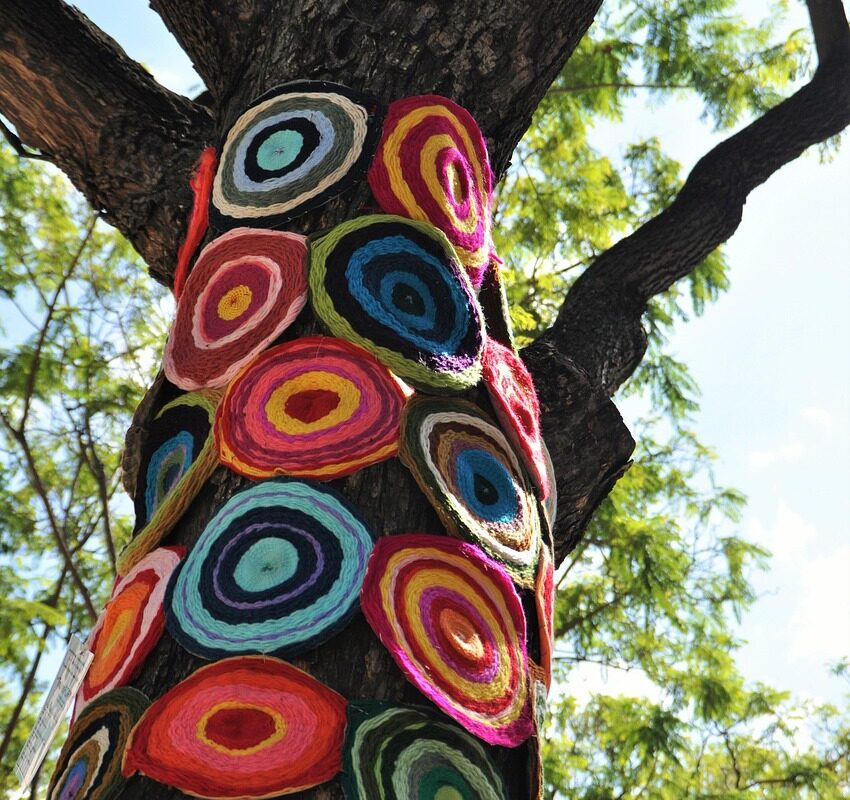 découvrez l'art de l'upcycling, une approche créative et durable qui transforme des objets et matériaux inutilisés en nouvelles créations uniques. apprenez à allier écologie et design tout en réduisant vos déchets.